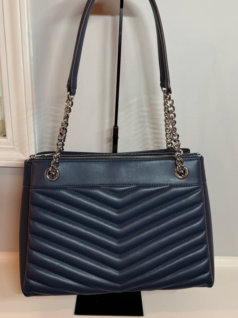 Michael Kors Whitney Medium Chain Tote - Picture 2 of 10